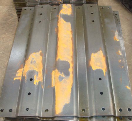 汽車(chē)配件B2